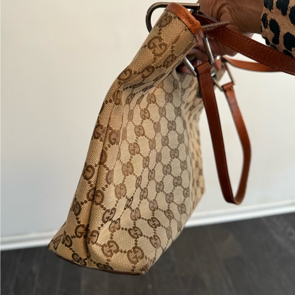 Gucci Tan and Brown Signature Tote - Picture 7 of 11